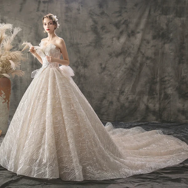 Sparkly Champagne Brudekjoler 2019 Prinsesse Kjæreste Uten Ermer Ryggløse Beading Perle Glitter Paljetter Cathedral Train Buste