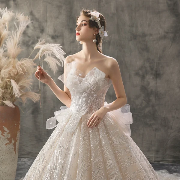Sparkly Champagne Brudekjoler 2019 Prinsesse Kjæreste Uten Ermer Ryggløse Beading Perle Glitter Paljetter Cathedral Train Buste