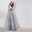 Eleganta Grå Aftonklänningar 2019 Prinsessa Djup v-hals Ärmlös Beading Skärp Glittriga / Glitter Tyll Långa Ruffle Halterneck Formella Klänningar
