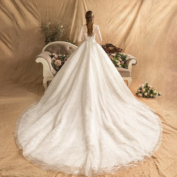Schöne Ivory / Creme Brautkleider / Hochzeitskleider 2019 A Linie Eckiger Ausschnitt 1/2 Ärmel Rückenfreies Perlenstickerei Glanz Pailletten Kapelle-Schleppe Rüschen