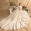Élégant Champagne Robe De Mariée 2019 Princesse De l'épaule Manches Courtes Dos Nu Perlage Gland Glitter Paillettes Chapel Train Volants