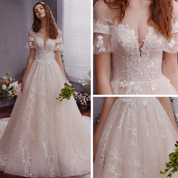 Schöne Ivory / Creme Durchsichtige Brautkleider / Hochzeitskleider 2019 A Linie Rundhalsausschnitt Kurze Ärmel Rückenfreies Applikationen Spitze Hof-Schleppe Rüschen