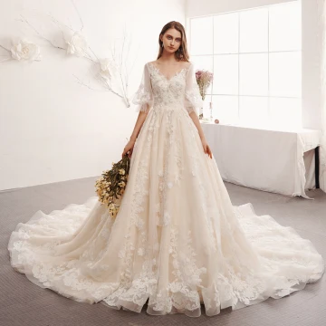 Élégant Ivoire Robe De Mariée 2019 Princesse V Cou Gonflée 1 2 Manches Dos Nu Appliques En Dentelle Perlage Perle Cathedral Train Volants
