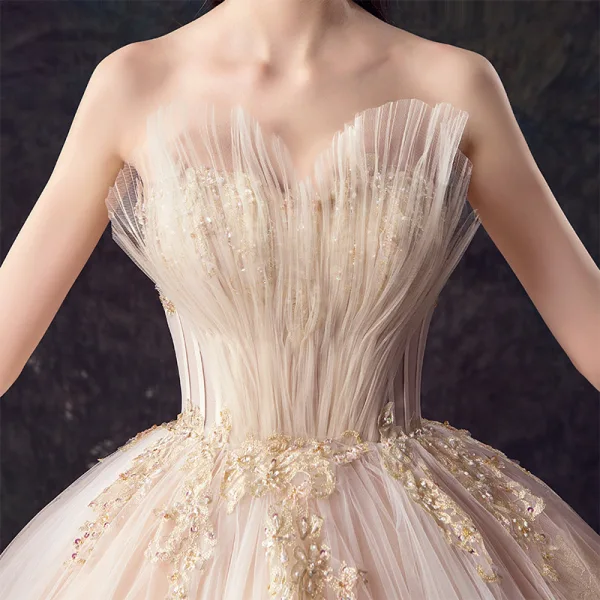 Stilig Champagne Brudekjoler 2019 Prinsesse Kjæreste Uten Ermer Ryggløse Appliques Blonder Beading Cathedral Train Buste