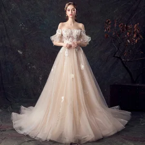 Eleganta Champagne Bröllopsklänningar 2019 Prinsessa Av Axeln Bell Ärmar Fjäder Halterneck Appliqués Spets Beading Pärla Glittriga Glitter Tyll Domstol Tåg Ruffle