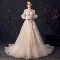 Eleganckie Szampan Suknie Ślubne 2019 Princessa Przy Ramieniu Rękawy z dzwoneczkami Pióro Bez Pleców Aplikacje Z Koronki Frezowanie Perła Cekinami Tiulowe Trenem Sąd Wzburzyć