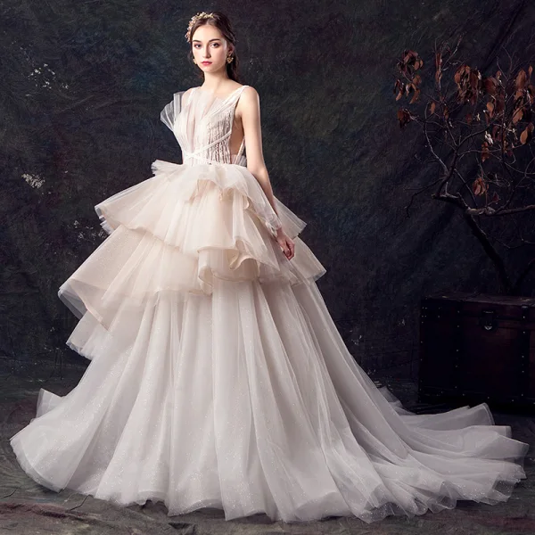 Schöne Champagner Durchsichtige Brautkleider / Hochzeitskleider 2019 Ballkleid Tiefer V-Ausschnitt Ärmellos Rückenfreies Glanz Tülle Perlenstickerei Hof-Schleppe Fallende Rüsche
