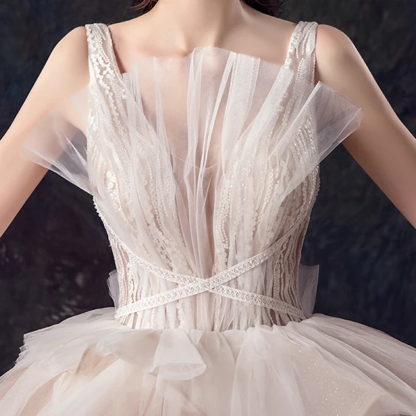 Schöne Champagner Durchsichtige Brautkleider / Hochzeitskleider 2019 Ballkleid Tiefer V-Ausschnitt Ärmellos Rückenfreies Glanz Tülle Perlenstickerei Hof-Schleppe Fallende Rüsche
