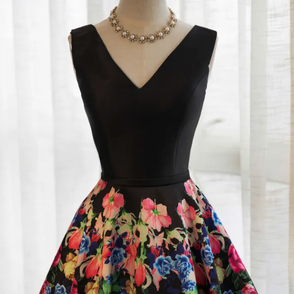 Modern / Fashion Black Flower Prom Dresses 2017 A-Line / Princess V-Neck Sleeveless Printing Satin Sash Floor-Length / Long Backless Formal Dresses