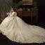 Vintage Champagner Durchsichtige Brautkleider / Hochzeitskleider 2019 Ballkleid Stehkragen Ärmel Rückenfreies Applikationen Spitze Perlenstickerei Strass Kathedrale Schleppe Rüschen