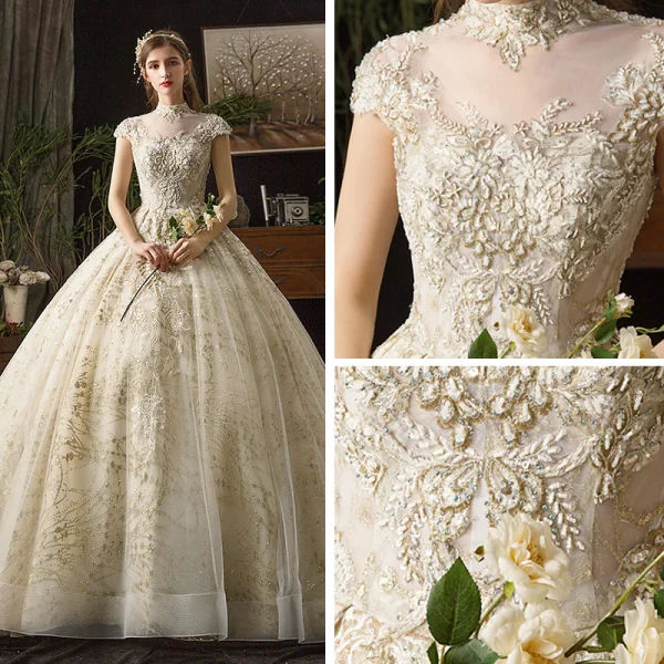 Vintage Champagner Durchsichtige Brautkleider / Hochzeitskleider 2019 Ballkleid Stehkragen Ärmel Rückenfreies Applikationen Spitze Perlenstickerei Strass Kathedrale Schleppe Rüschen
