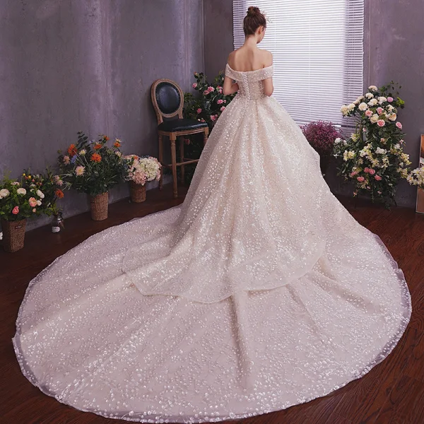 Bling Bling Champagne Robe De Mariée 2019 Princesse De l'épaule Manches Courtes Dos Nu Glitter Paillettes Cathedral Train Volants