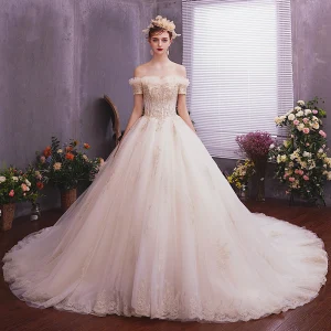 Stilig Champagne Bröllopsklänningar 2019 Prinsessa Av Axeln Korta Ärm Halterneck Appliqués Spets Beading Pärla Cathedral Train Ruffle