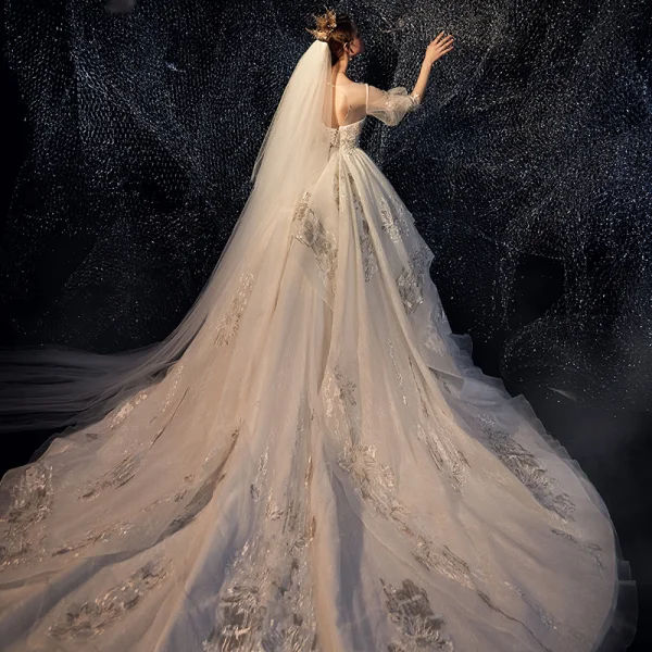 Élégant Ivoire Transparentes Robe De Mariée 2019 Princesse Encolure Dégagée Gonflée 3/4 Manches Dos Nu Appliques En Dentelle Paillettes Chapel Train Volants