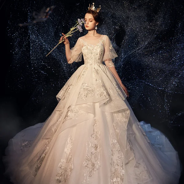 Élégant Ivoire Transparentes Robe De Mariée 2019 Princesse Encolure Dégagée Gonflée 3/4 Manches Dos Nu Appliques En Dentelle Paillettes Chapel Train Volants