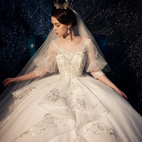 Élégant Ivoire Transparentes Robe De Mariée 2019 Princesse Encolure Dégagée Gonflée 3/4 Manches Dos Nu Appliques En Dentelle Paillettes Chapel Train Volants