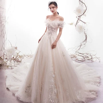 Schöne Champagner Brautkleider Hochzeitskleider 2019 A Linie Off Shoulder Kurze Ärmel Rückenfreies Applikationen Spitze Perlenstickerei Pailletten Glanz Tülle Kathedrale Schleppe Rüschen