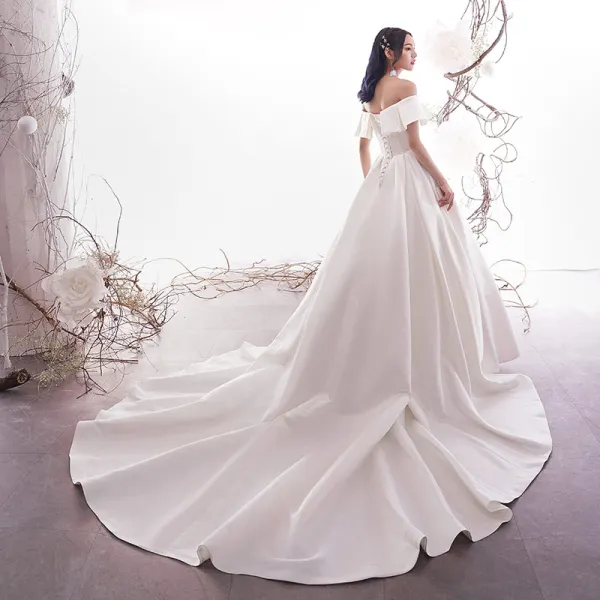 Modest / Simple Ivory Satin Wedding Dresses 2019 A-Line / Princess Off-The-Shoulder Short Sleeve Backless Chapel Train Ruffle