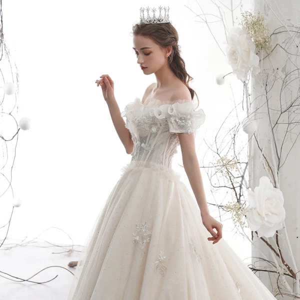 Schöne Champagner Brautkleider / Hochzeitskleider 2019 A Linie Off Shoulder Kurze Ärmel Rückenfreies Applikationen Spitze Pailletten Glanz Tülle Kathedrale Schleppe Rüschen