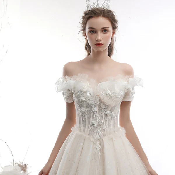 Schöne Champagner Brautkleider / Hochzeitskleider 2019 A Linie Off Shoulder Kurze Ärmel Rückenfreies Applikationen Spitze Pailletten Glanz Tülle Kathedrale Schleppe Rüschen