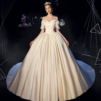 Simple Ivoire Satin Robe De Mariée 2019 Robe Boule De L 039 Épaule Bretelles Spaghetti Manches Courtes Dos Nu Chapel Train Volants