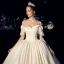 Simple Ivoire Satin Robe De Mariée 2019 Robe Boule De l'épaule Bretelles Spaghetti Manches Courtes Dos Nu Chapel Train Volants