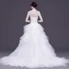 Kinesisk Stil Vita Pierced Bröllopsklänningar 2017 Balklänning Hög Hals Ärmlös Halterneck Appliqués Spets Rhinestone Avtagbar Domstol Tåg