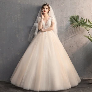 Snygga Fina Champagne Trädgård Utomhus Bröllopsklänningar 2019 Prinsessa Djup V Hals Korta Ärm Halterneck Appliqués Spets Beading Paljetter Svep Tåg Ruffle
