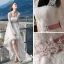 Snygga / Fina Elfenben Trädgård / Utomhus Korta Asymmetrisk Bröllopsklänningar 2019 Prinsessa Fyrkantig Ringning Långärmad Halterneck Appliqués Spets Beading Skärp Ruffle