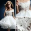 Abordable Blanche Organza Courte Robe De Mariée 2019 Princesse De l'épaule Manches Courtes Dos Nu Appliques Percé En Dentelle Faux Diamant Volants en Cascade