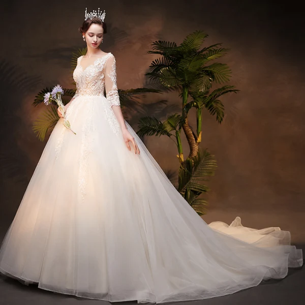 Illusion Ivoire Transparentes Robe De Mariée 2019 Princesse Encolure Carrée 3/4 Manches Dos Nu Appliques Percé En Dentelle Chapel Train Volants