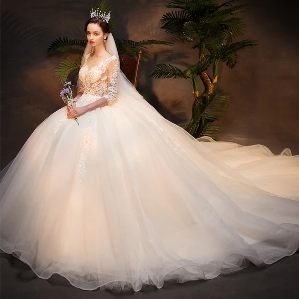 Illusion Ivoire Transparentes Robe De Mariée 2019 Princesse Encolure Carrée 3/4 Manches Dos Nu Appliques Percé En Dentelle Chapel Train Volants