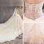 Sjarmerende Champagne Korsett Brudekjoler 2019 Prinsesse Kjæreste Uten Ermer Ryggløse Appliques Blonder Beading Glitter Tyll Cathedral Train