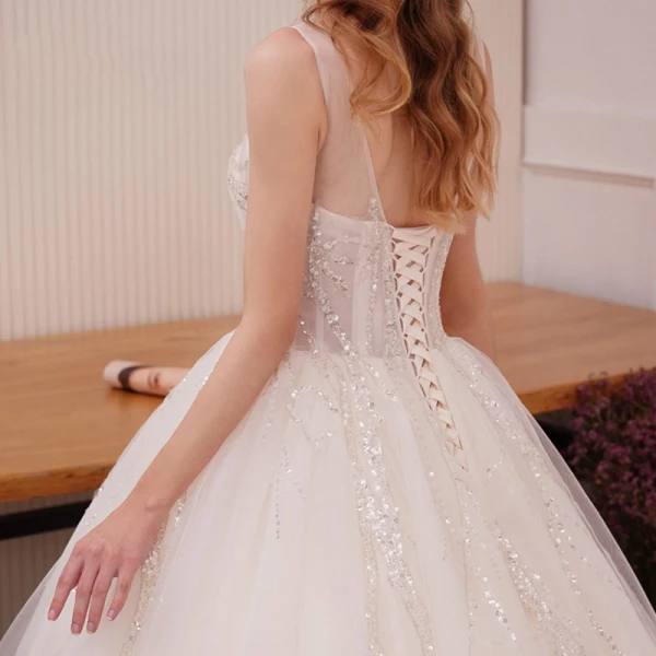 Bling Bling Ivory / Creme Durchsichtige Brautkleider / Hochzeitskleider 2019 A Linie Rundhalsausschnitt Ärmellos Rückenfreies Glanz Pailletten Kathedrale Schleppe Rüschen