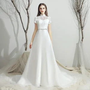 Classique Blanche Chiffon Jardin Extérieur Robe De Mariée 2019 Princesse Transparentes Col Haut Manches Courtes Dos Nu Faux Diamant Ceinture Train De Balayage Volants