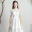 Chic Blanche Chiffon Jardin / Extérieur Robe De Mariée 2019 Princesse Encolure Dégagée Manches Courtes Dos Nu Appliques En Dentelle Train De Balayage Volants