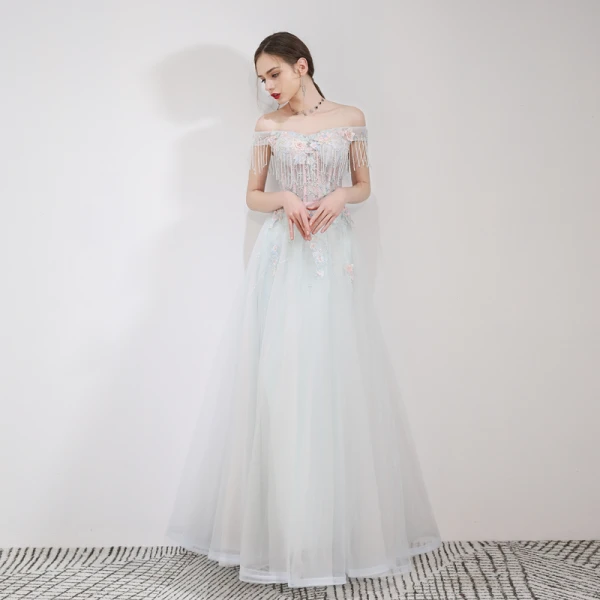 Élégant Bleu Ciel Robe De Soirée 2019 Princesse De l'épaule Manches Courtes Perlage Gland Appliques Fleur Faux Diamant Ceinture Longue Volants Dos Nu Robe De Ceremonie