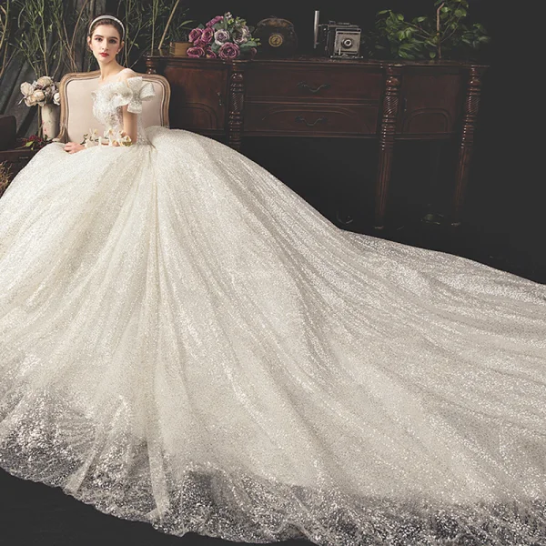 Bling Bling Ivory / Creme Durchsichtige Brautkleider / Hochzeitskleider 2019 A Linie Eckiger Ausschnitt Schleife Kurze Ärmel Rückenfreies Glanz Tülle Königliche Schleppe Rüschen