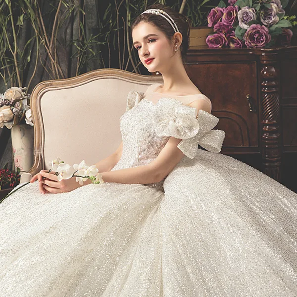 Bling Bling Ivory / Creme Durchsichtige Brautkleider / Hochzeitskleider 2019 A Linie Eckiger Ausschnitt Schleife Kurze Ärmel Rückenfreies Glanz Tülle Königliche Schleppe Rüschen