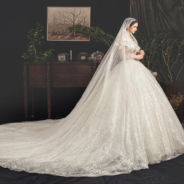 Bling Bling Ivory / Creme Durchsichtige Brautkleider / Hochzeitskleider 2019 A Linie Eckiger Ausschnitt Schleife Kurze Ärmel Rückenfreies Glanz Tülle Königliche Schleppe Rüschen