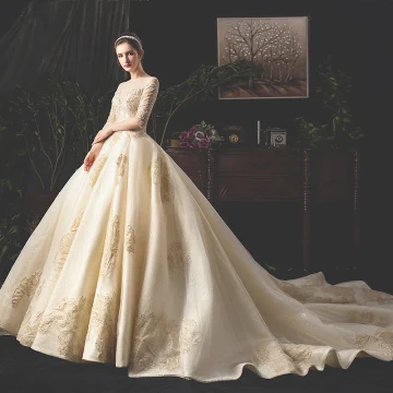 Lyx Champagne Genomskinliga Bröllopsklänningar 2019 Prinsessa Fyrkantig Ringning 1 2 Ärm Halterneck Appliqués Spets Paljetter Beading Glittriga Glitter Tyll Cathedral Train Ruffle