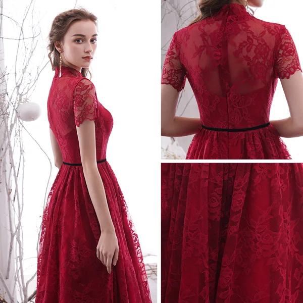 Vintage / Originale Bordeaux Dentelle de retour Robe De Graduation 2019 Princesse Col Haut Manches Courtes Ceinture Thé Longueur Volants Robe De Ceremonie