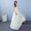 Abordable Ivoire Plage Robe De Mariée 2019 Princesse Bustier Sans Manches Dos Nu Appliques En Dentelle Fleur Perle Noeud Ceinture Longue Volants