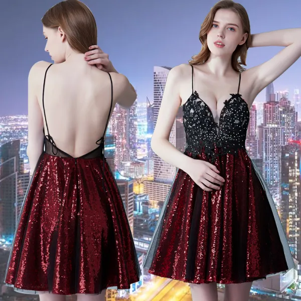 Sexy Burgundy Cocktail Dresses 2019 A-Line / Princess Spaghetti Straps Sleeveless Appliques Lace Rhinestone Glitter Sequins Short Ruffle Backless Formal Dresses