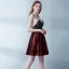 Sexy Bordeaux Robe De Cocktail 2019 Princesse Bretelles Spaghetti Sans Manches Appliques En Dentelle Faux Diamant Glitter Paillettes Courte Volants Dos Nu Robe De Ceremonie