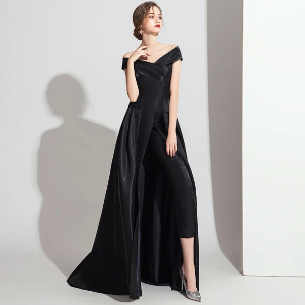 Schlicht Burgunderrot Satin Overall 2019 Off Shoulder Kurze Ärmel Sweep / Pinsel Zug Rückenfreies Abendkleider