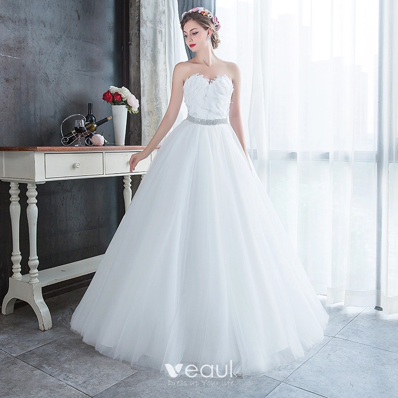 Affordable White Outdoor / Garden Wedding Dresses 2019 A-Line / Princess Sweetheart Sleeveless Feather Rhinestone Sash Floor-Length / Long Ruffle Affordable White Outdoor / Garden Wedding Dresses 2019 A-Line / Princess Sweetheart Sleeveless Feather Rhinestone Sash Floor-Length / Long Ruffle