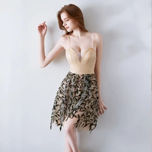 Sexy Champagne Cocktail Dresses 2019 A Line Princess Spaghetti Straps Sleeveless Leaf Appliques Lace Short Ruffle Backless Formal Dresses