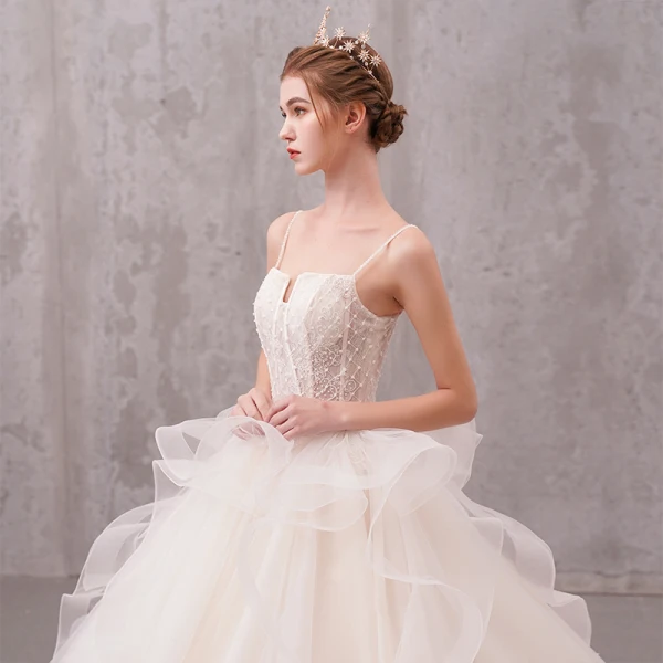Schöne Ivory / Creme Brautkleider / Hochzeitskleider 2019 A Linie Perlenstickerei Perle Spaghettiträger Ärmellos Rückenfreies Applikationen Spitze Kapelle-Schleppe Rüschen