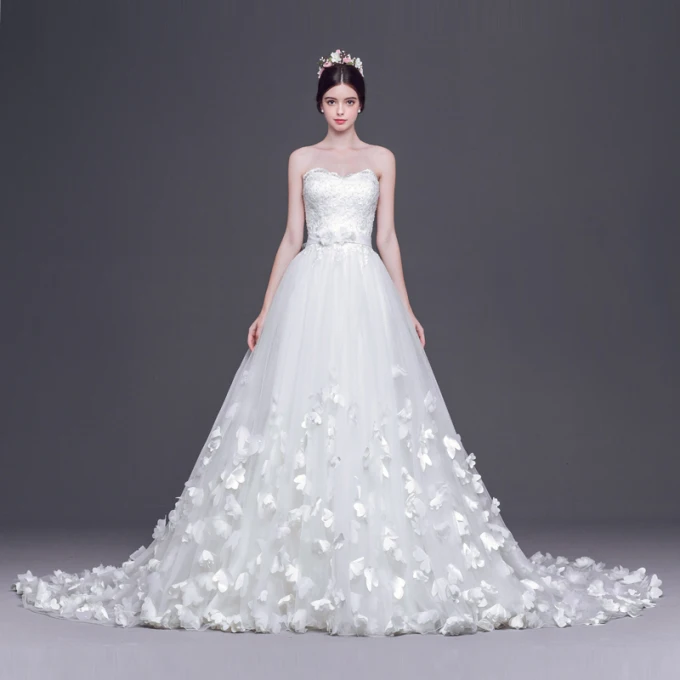 Fine Hvit Brudekjoler Prinsesse 2017 Domstol Tog Kjæreste Uten Ermer Ryggløse Appliques Blonder Blomst Sash